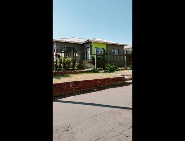 4 BEDROOM HOUSE FOR SALE IN CROSBY